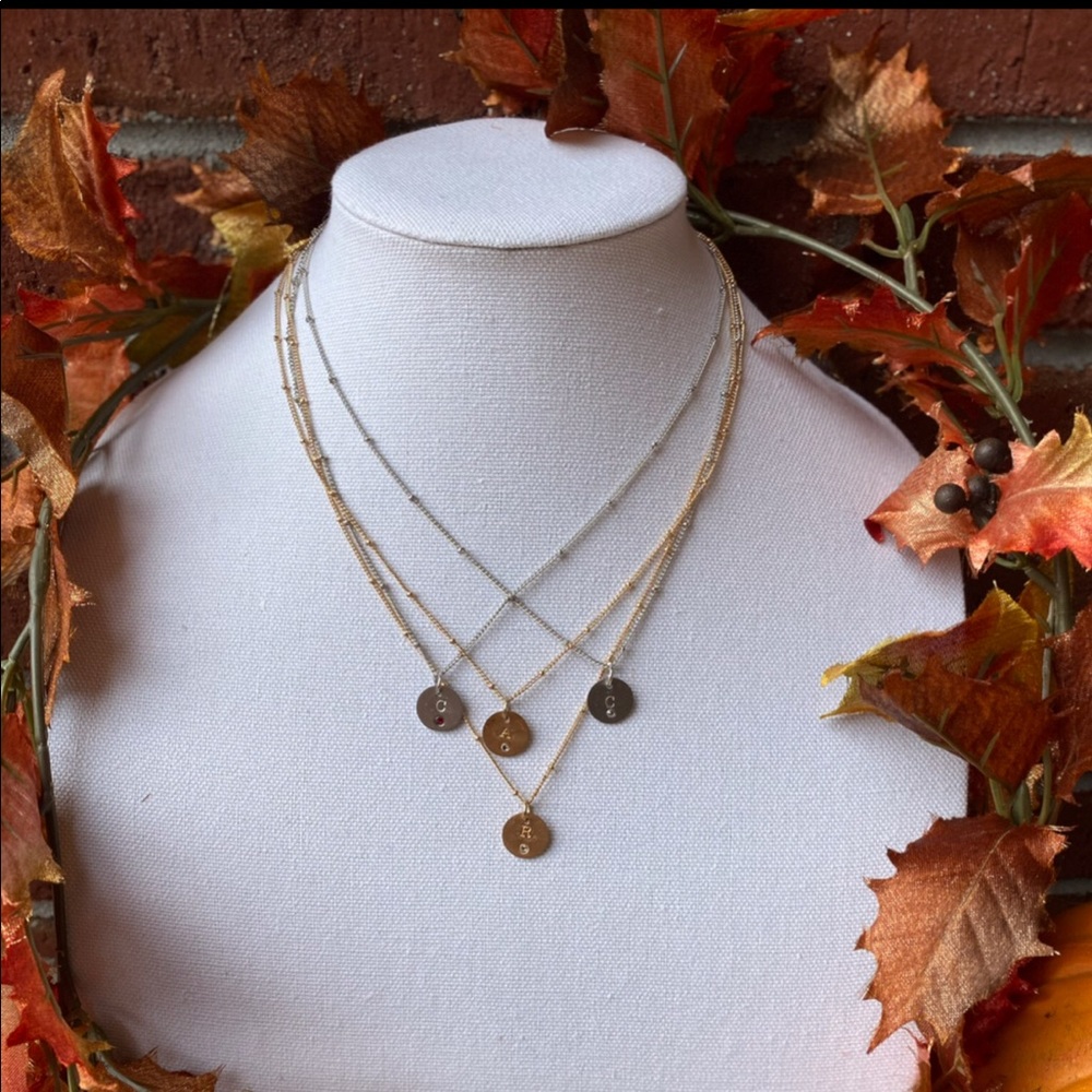 Custom initial necklace - Picture 5 of 5